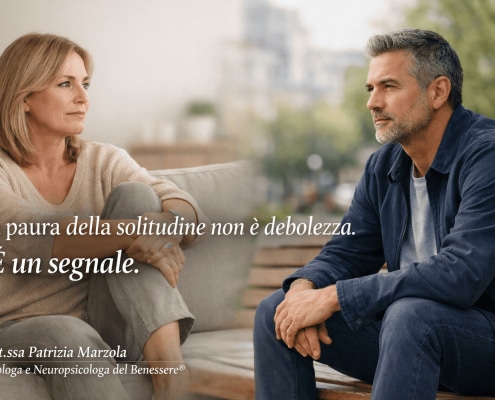 Paura della solitudine: persona adulta riflessiva, consapevolezza emotiva e possibilità di cambiamento