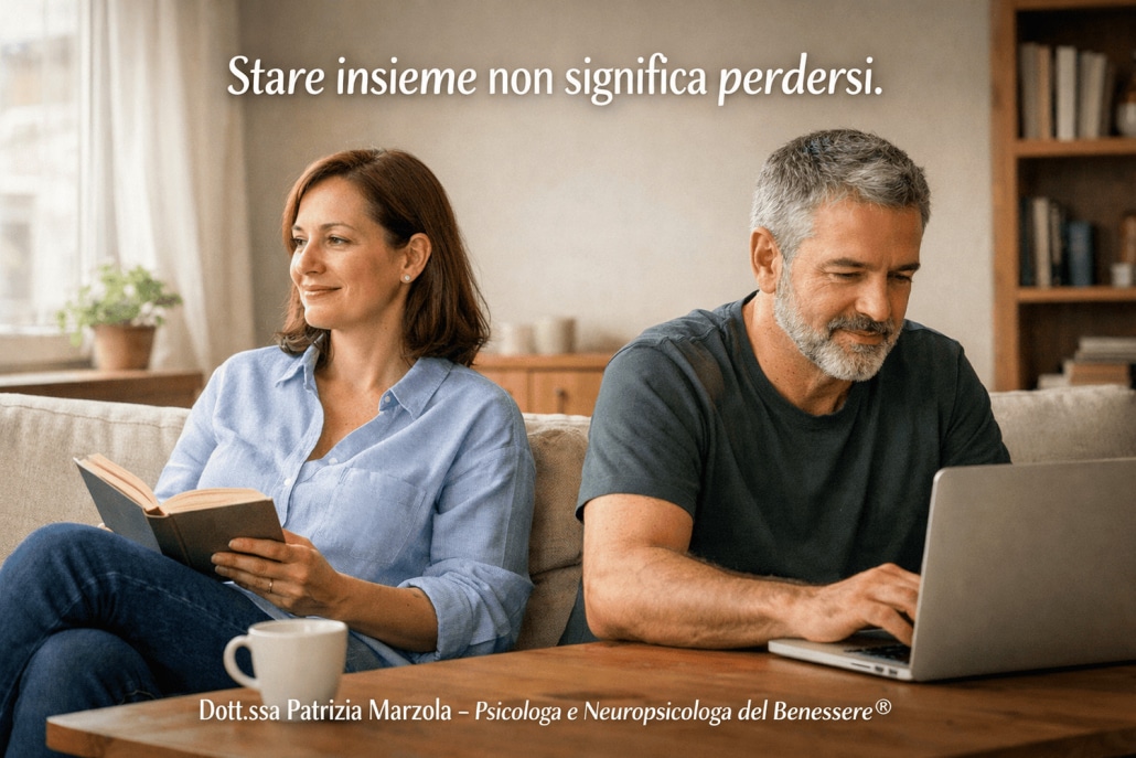 Matrimonio o convivenza: coppia che riflette insieme su una scelta importante senza conflitto