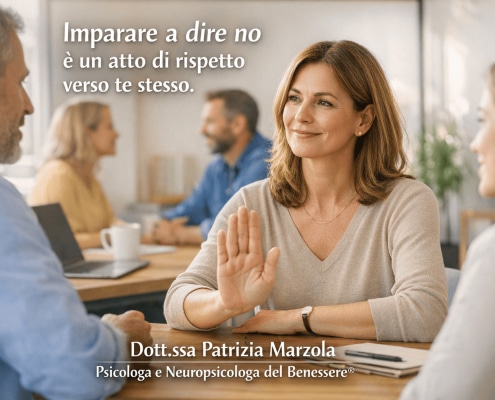 Persona adulta che comunica con calma e sicurezza in un contesto relazionale, simbolo di imparare a dire no senza sentirsi in colpa e mantenere confini sani.