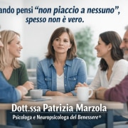 non piaccio a nessuno. Persona che si sente messa da parte nelle relazioni sociali, sensazione di non piacere a nessuno