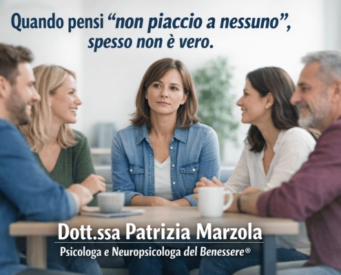 non piaccio a nessuno. Persona che si sente messa da parte nelle relazioni sociali, sensazione di non piacere a nessuno