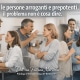 Persone arroganti e prepotenti e persona che mantiene calma e posizione nelle relazioni