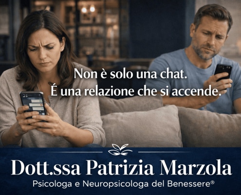 Chat di classe WhatsApp: due genitori leggono messaggi sul telefono con espressione tesa, mostrando come la comunicazione scritta può creare fraintendimenti e conflitti nelle relazioni
