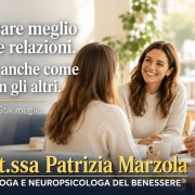 Comunicazione efficace e abilità sociali in una relazione positiva tra persone che dialogano con sicurezza e naturalezza