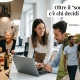 Persone reali che vivono momenti di benessere in famiglia, sul lavoro e con amici, superando le convinzioni che bloccano il cambiamento.