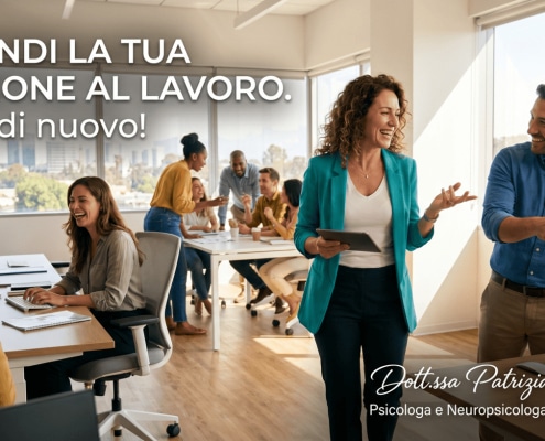 Un gruppo di colleghi sorridenti e dinamici in un ufficio luminoso, metafora visiva di chi è riuscito a ritrovare la motivazione al lavoro con energia.