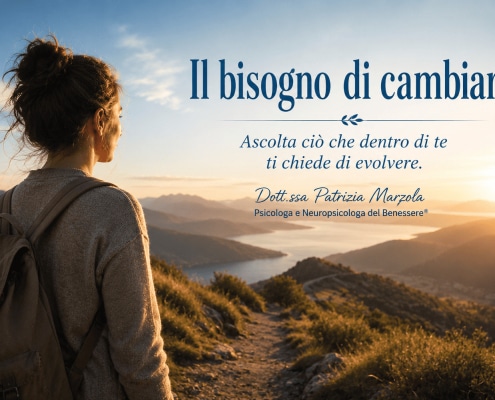 Persona che osserva un nuovo percorso davanti a sé, simbolo del bisogno di cambiare e della crescita personale.