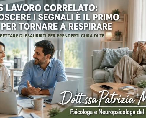 Donna e uomo che collaborano serenamente in ufficio e persona rilassata a casa dopo aver imparato a gestire lo stress lavoro correlato.