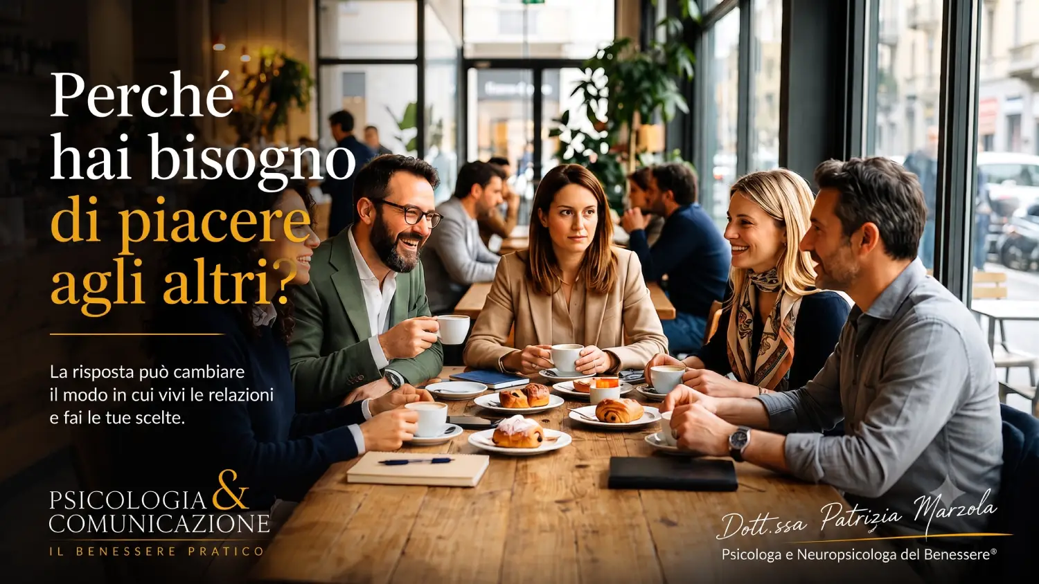 Perché hai bisogno di piacere agli altri? Persone sedute in una caffetteria mentre una donna osserva attentamente le reazioni degli altri, rappresentando il bisogno di piacere agli altri e la continua ricerca di approvazione.